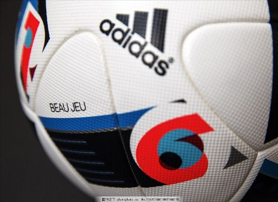 2004欧洲杯adidas广告 2020欧洲杯阿迪达斯足球鞋